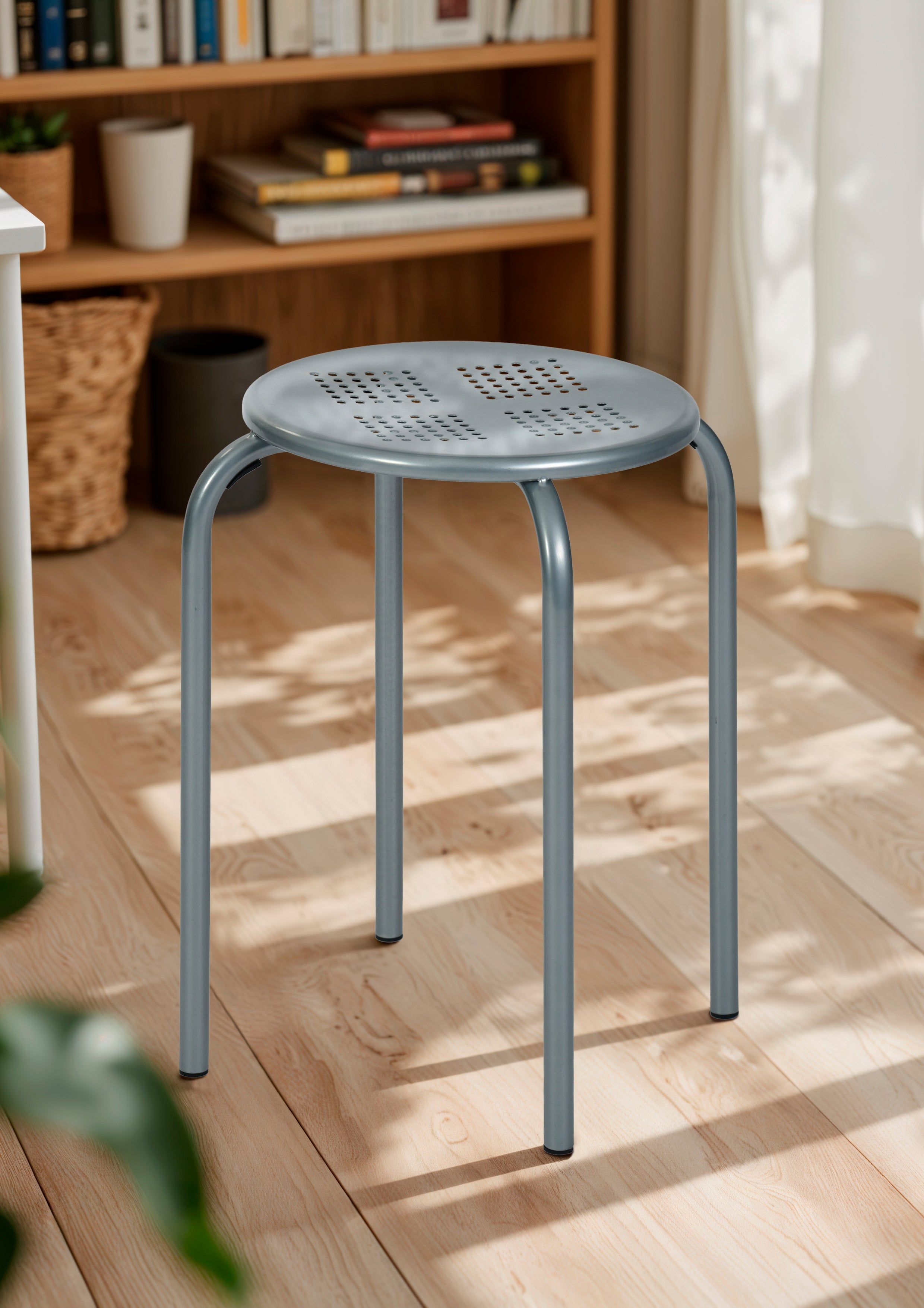 Modern Silver Metal Stool – ARON SILVER
