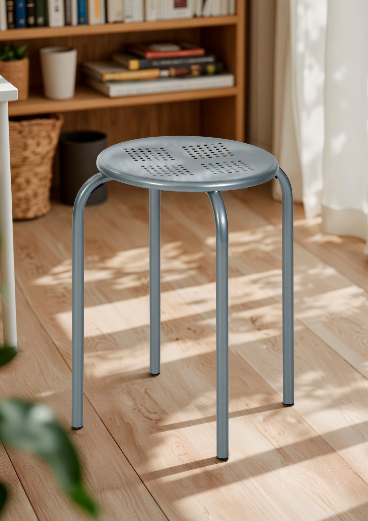 Modern Silver Metal Stool – ARON SILVER