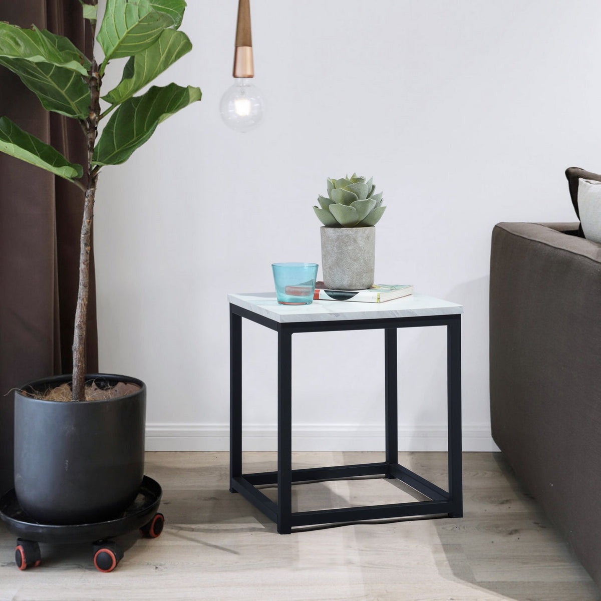 Facto End Table