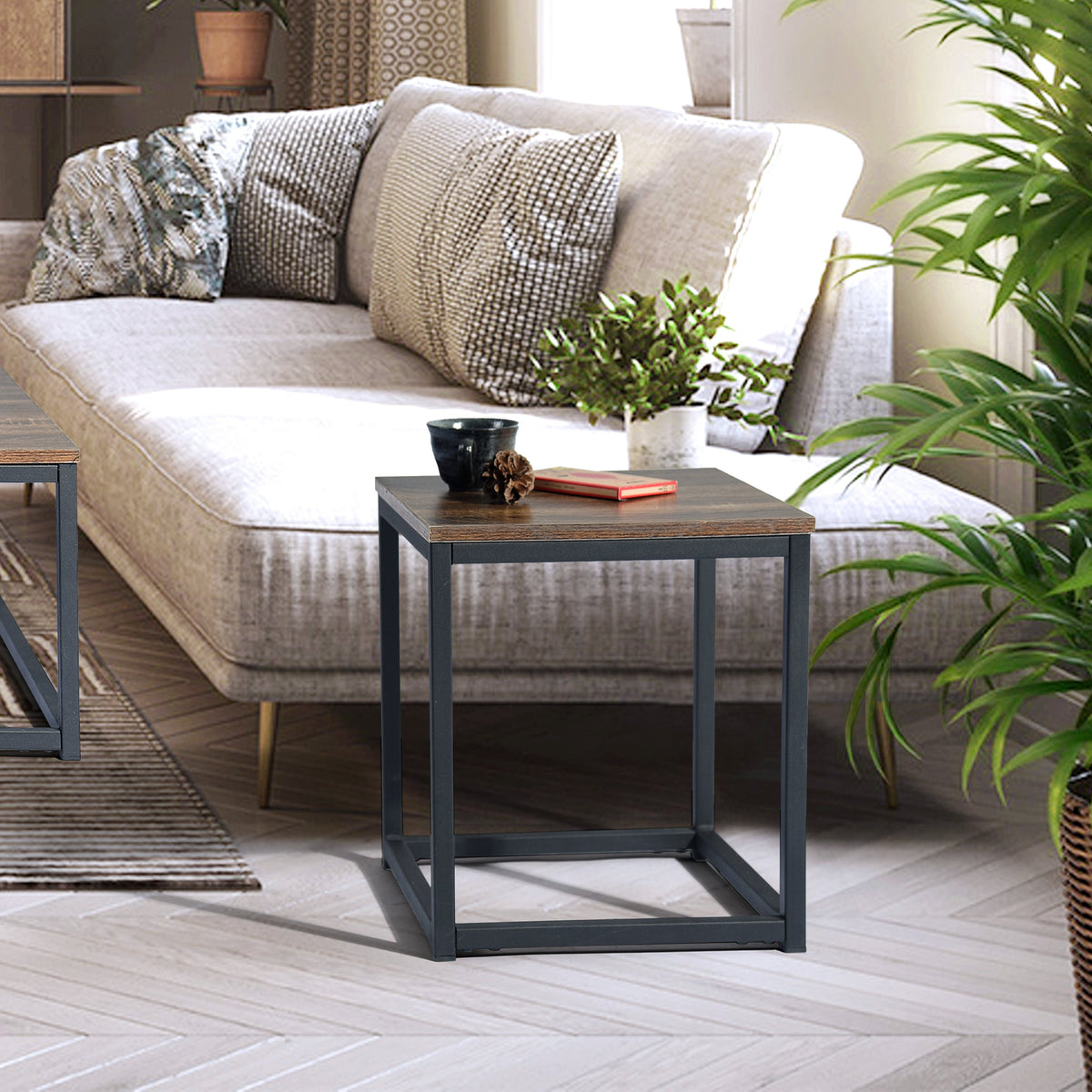 Facto End Table
