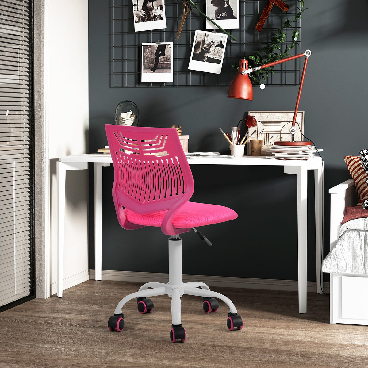 Favors Task Chair