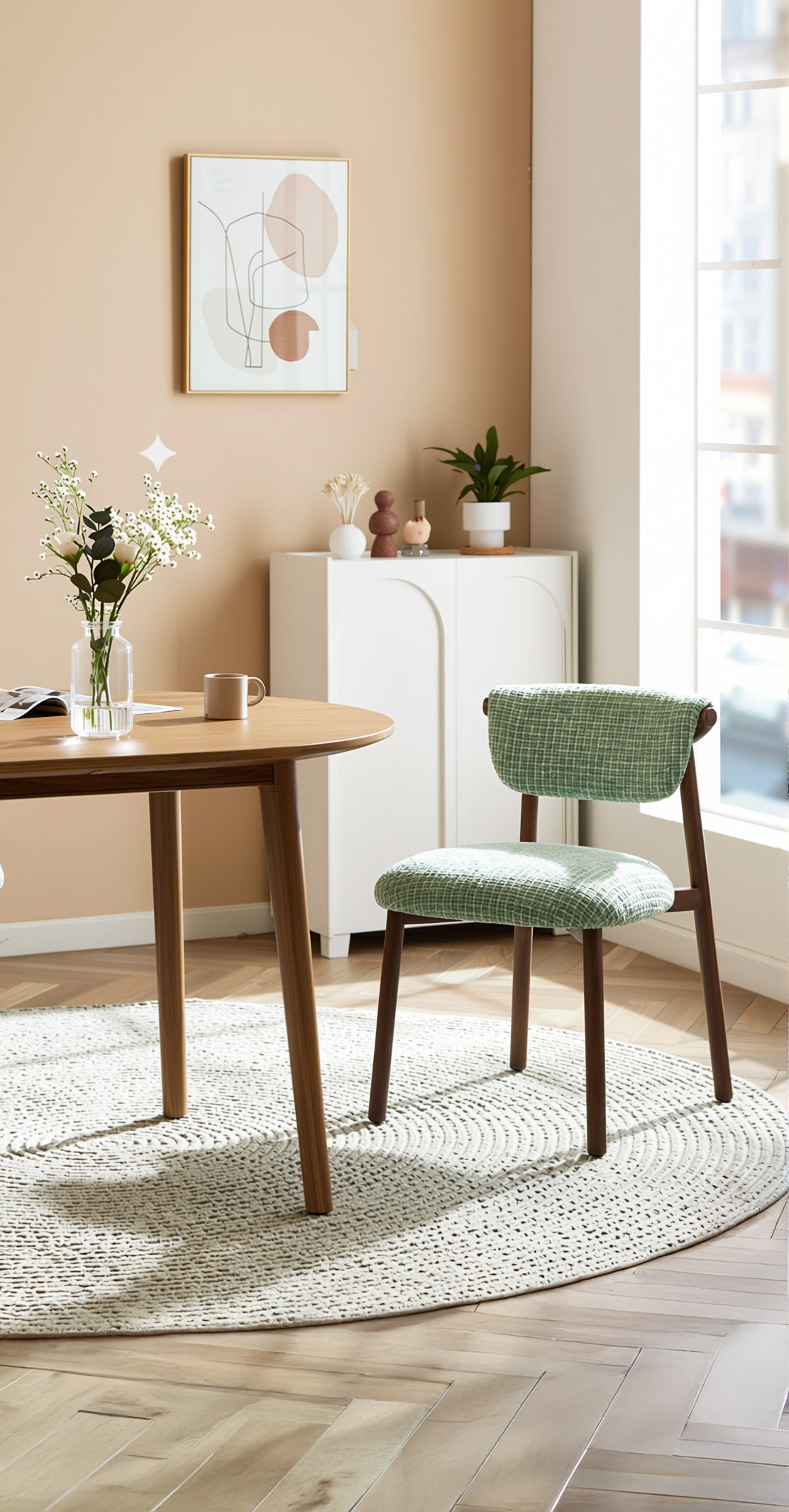 Modern Minimalist Chair, Sleek Design - KORAQ