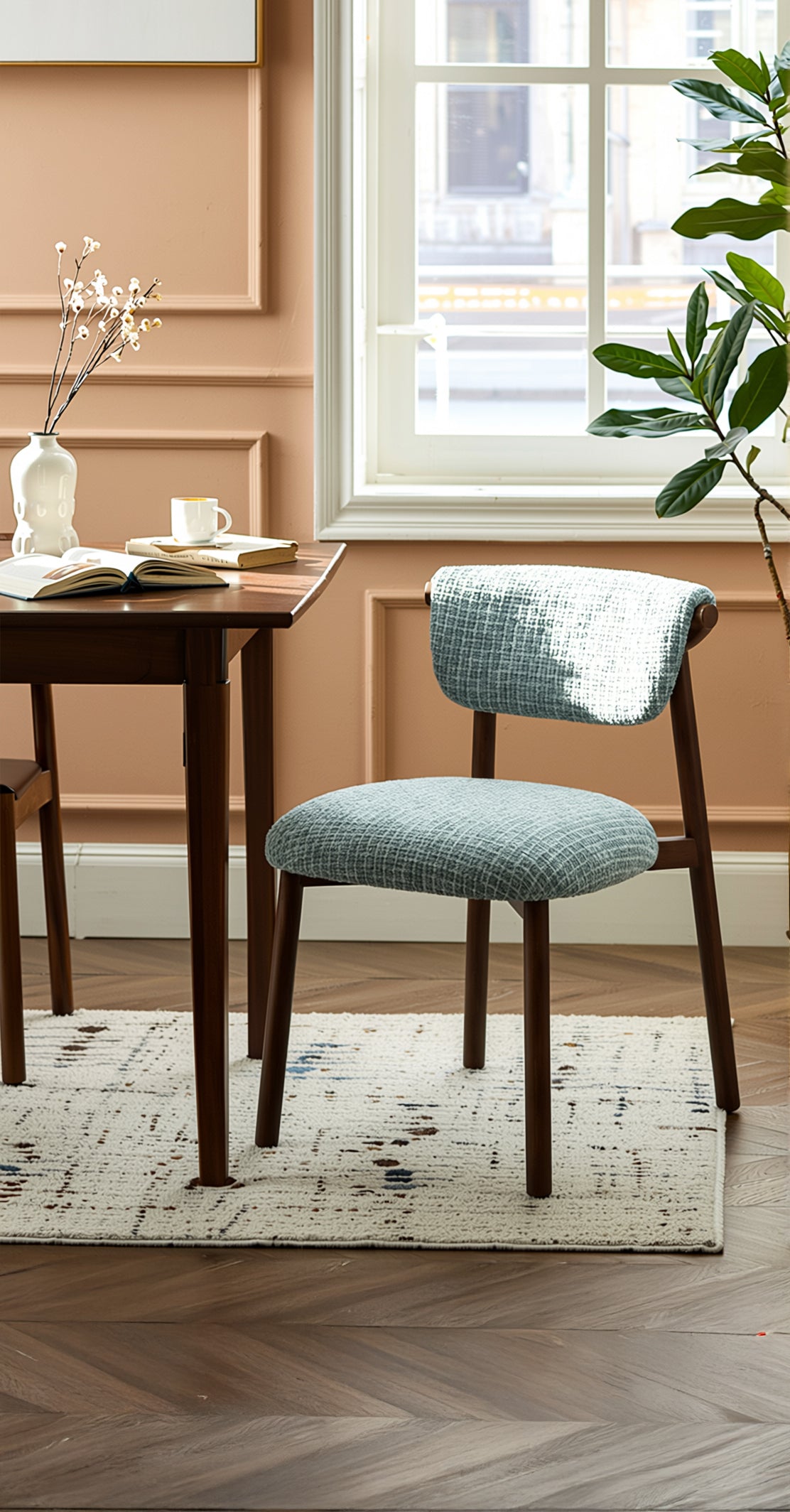 Modern Minimalist Chair, Sleek Design - KORAQ