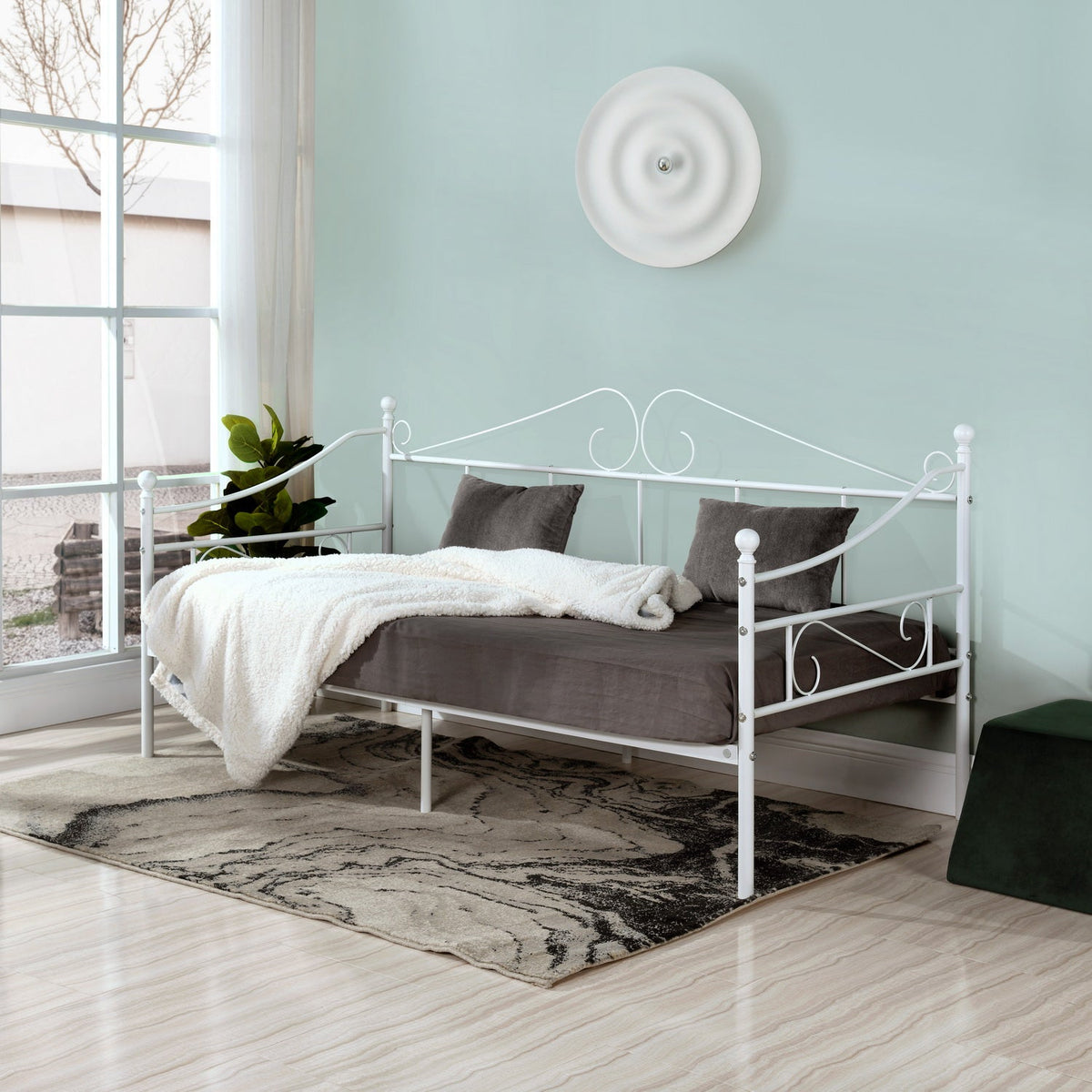Avio White Daybeds