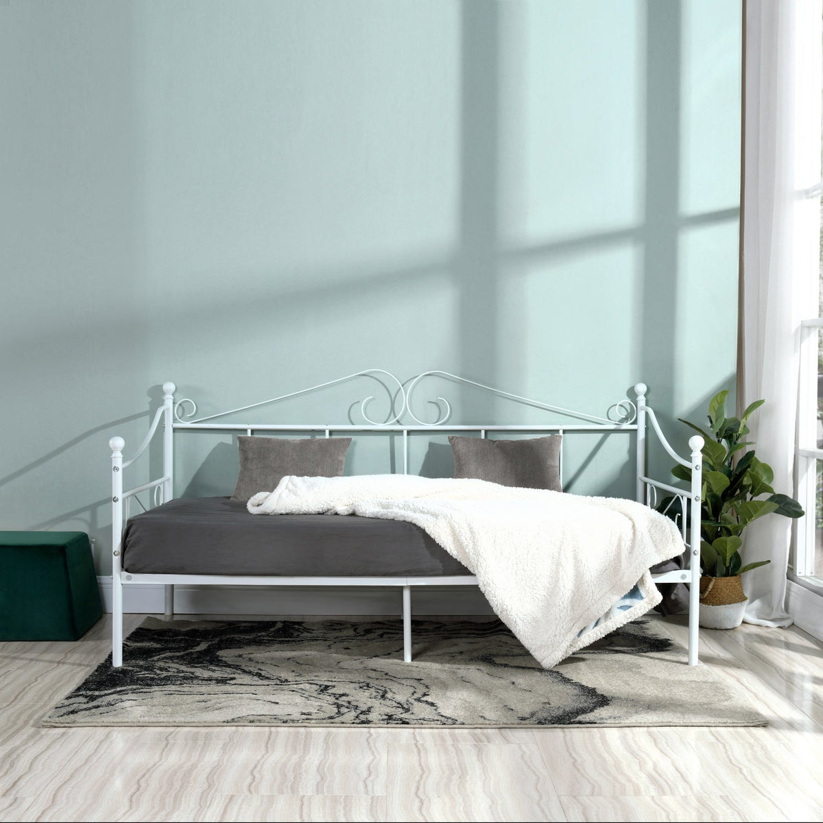 Avio White Daybeds