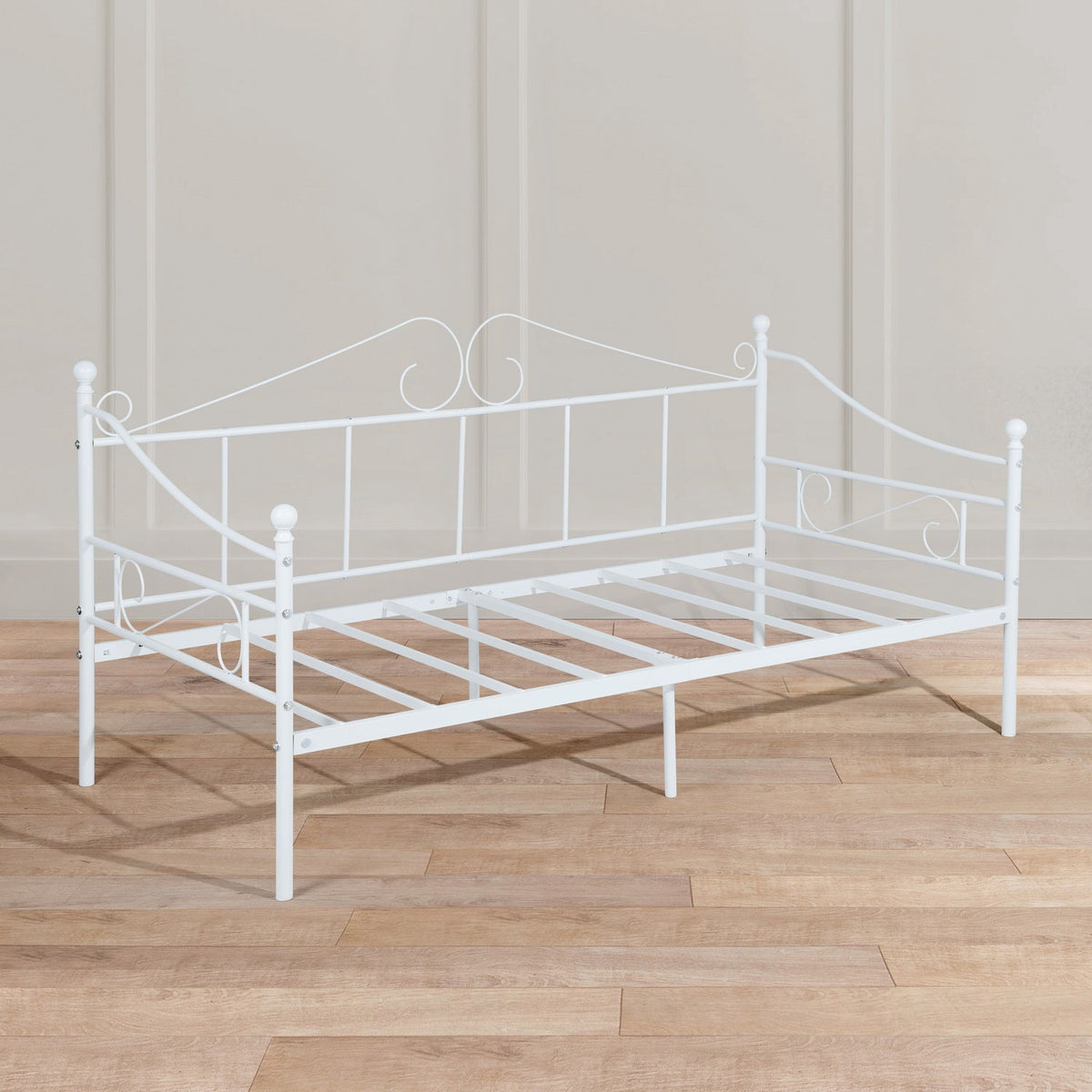 Avio White Daybeds