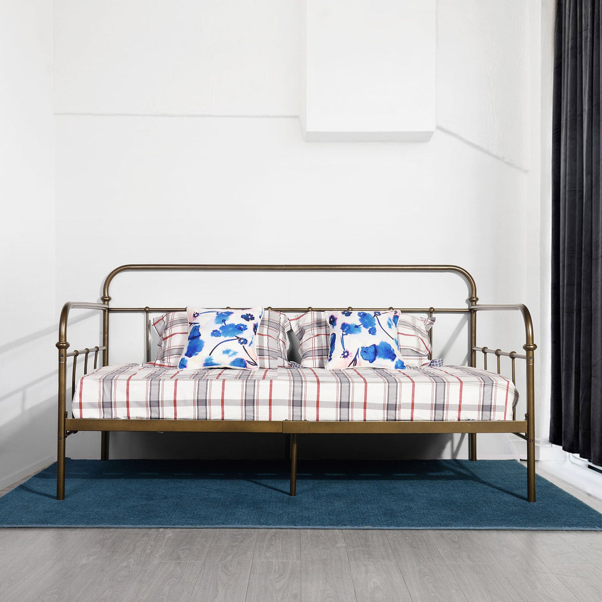 Expr Daybeds